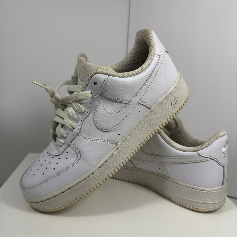 Nike Air Force 1 Low '07 Men Size 10 White Classic Casual Athletic Sneaker